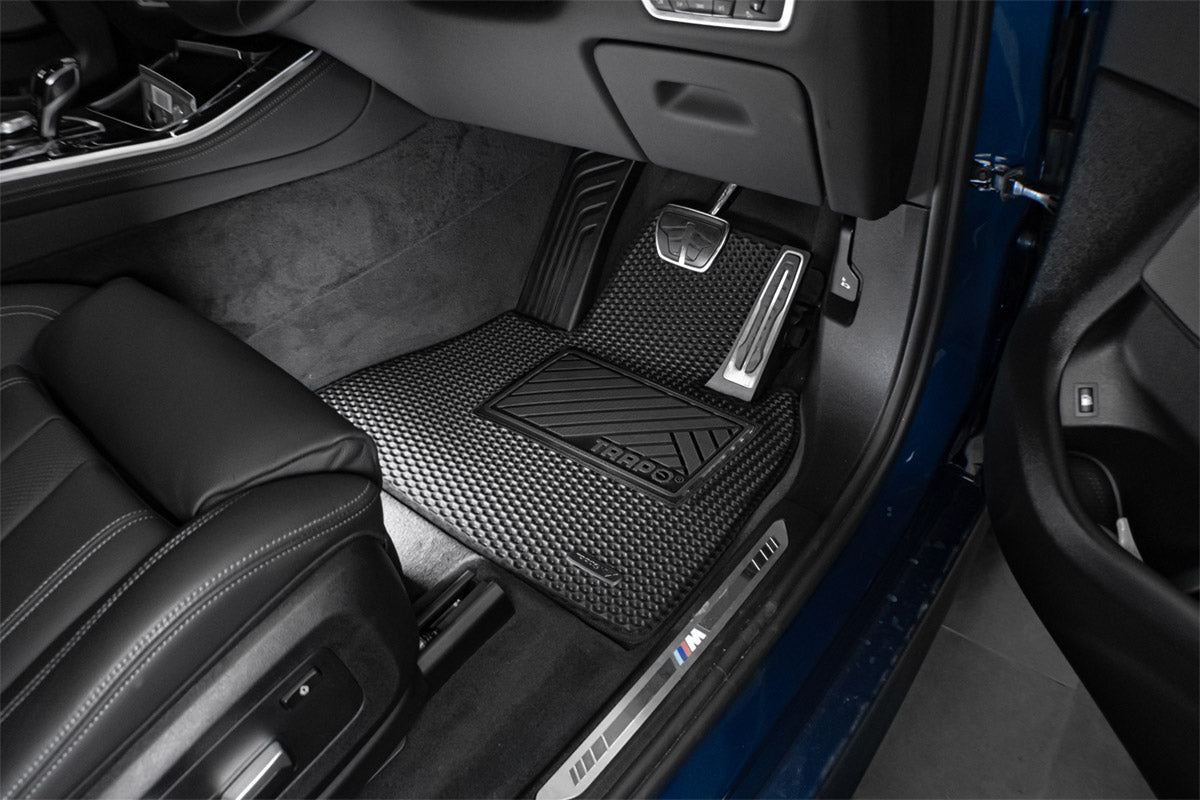 BMW064 A1 Black Base Black Lining